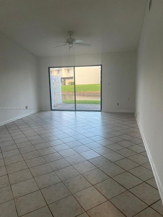 For Rent: $1,900 (2 beds, 2 baths, 992 Square Feet)