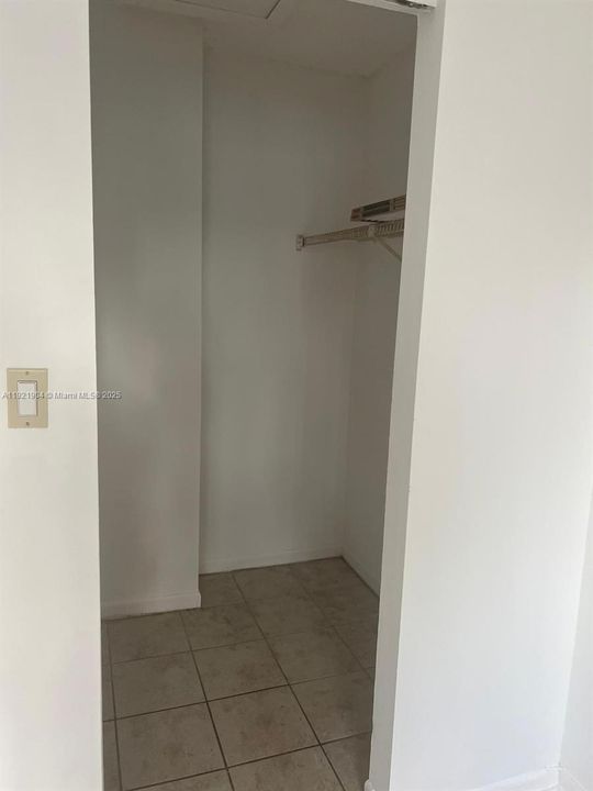 For Rent: $1,900 (2 beds, 2 baths, 992 Square Feet)