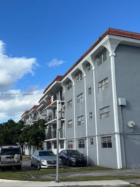 For Sale: $130,000 (2 beds, 1 baths, 775 Square Feet)