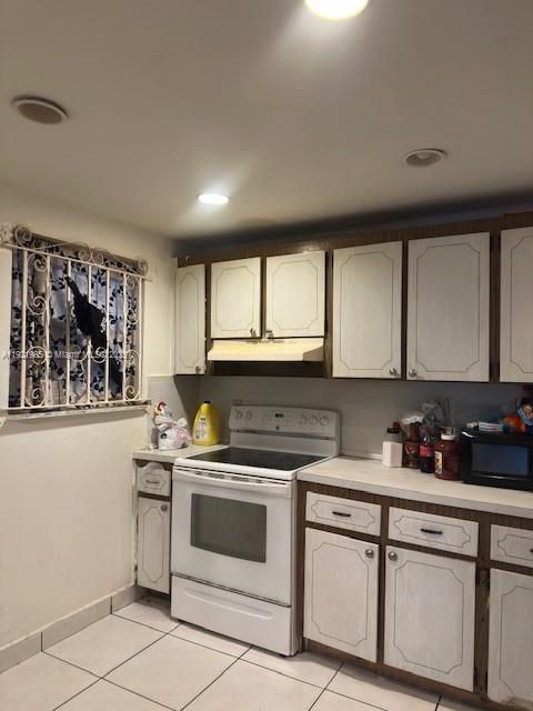 For Sale: $130,000 (2 beds, 1 baths, 775 Square Feet)