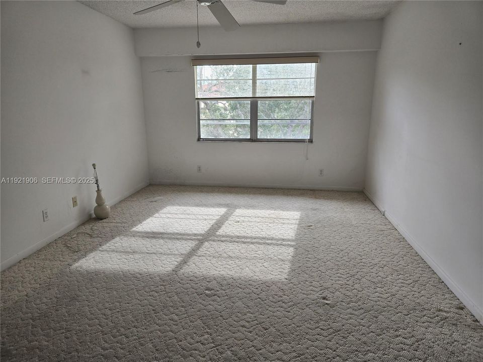 For Sale: $169,500 (2 beds, 2 baths, 1192 Square Feet)