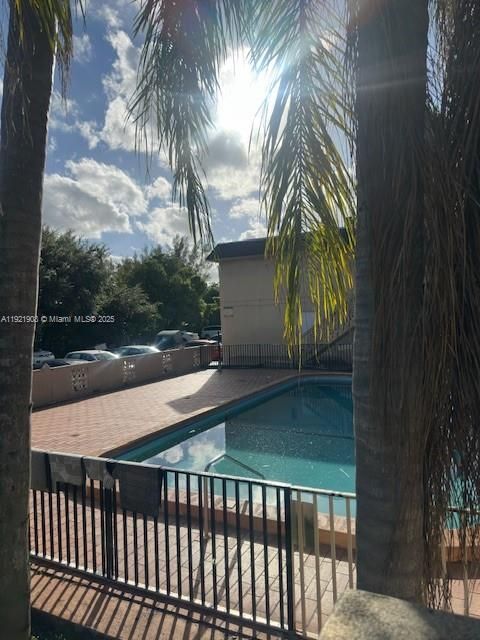 For Sale: $160,000 (1 beds, 1 baths, 813 Square Feet)