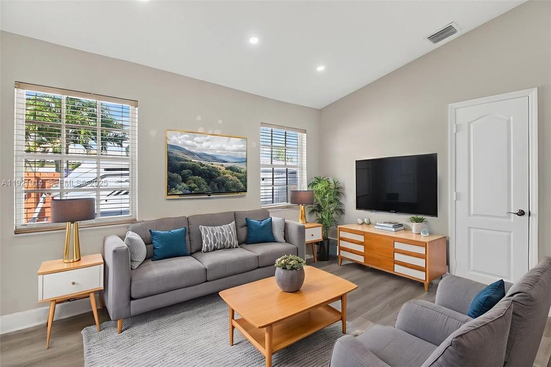 For Rent: $3,500 (2 beds, 1 baths, 1453 Square Feet)