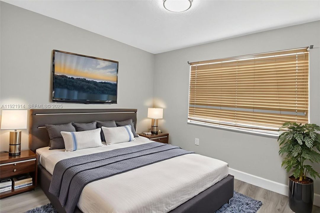 For Rent: $3,500 (2 beds, 1 baths, 1453 Square Feet)