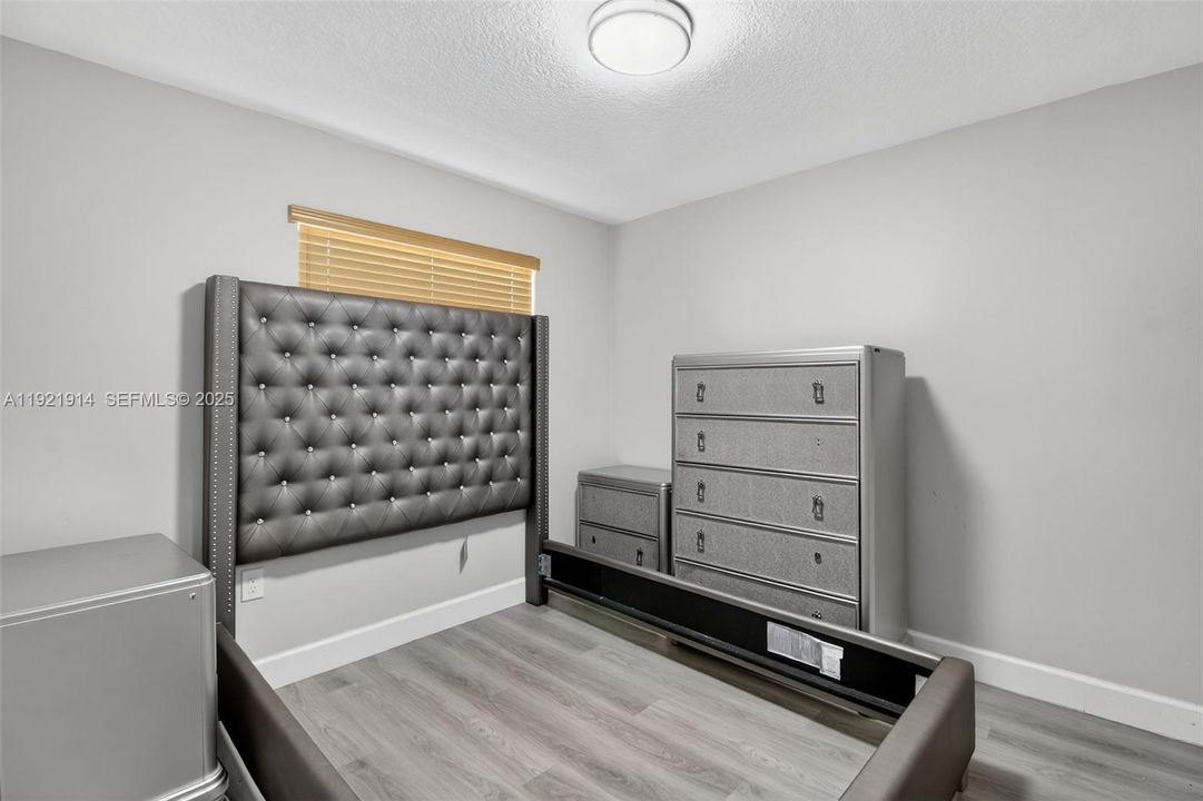 For Rent: $3,500 (2 beds, 1 baths, 1453 Square Feet)