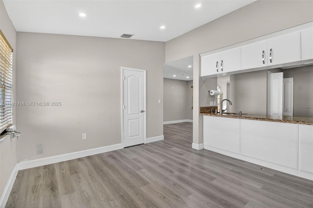 For Rent: $3,500 (2 beds, 1 baths, 1453 Square Feet)