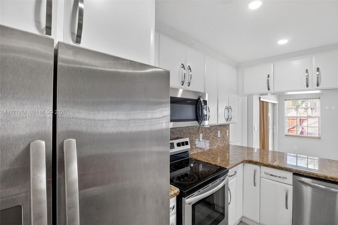 For Rent: $3,500 (2 beds, 1 baths, 1453 Square Feet)