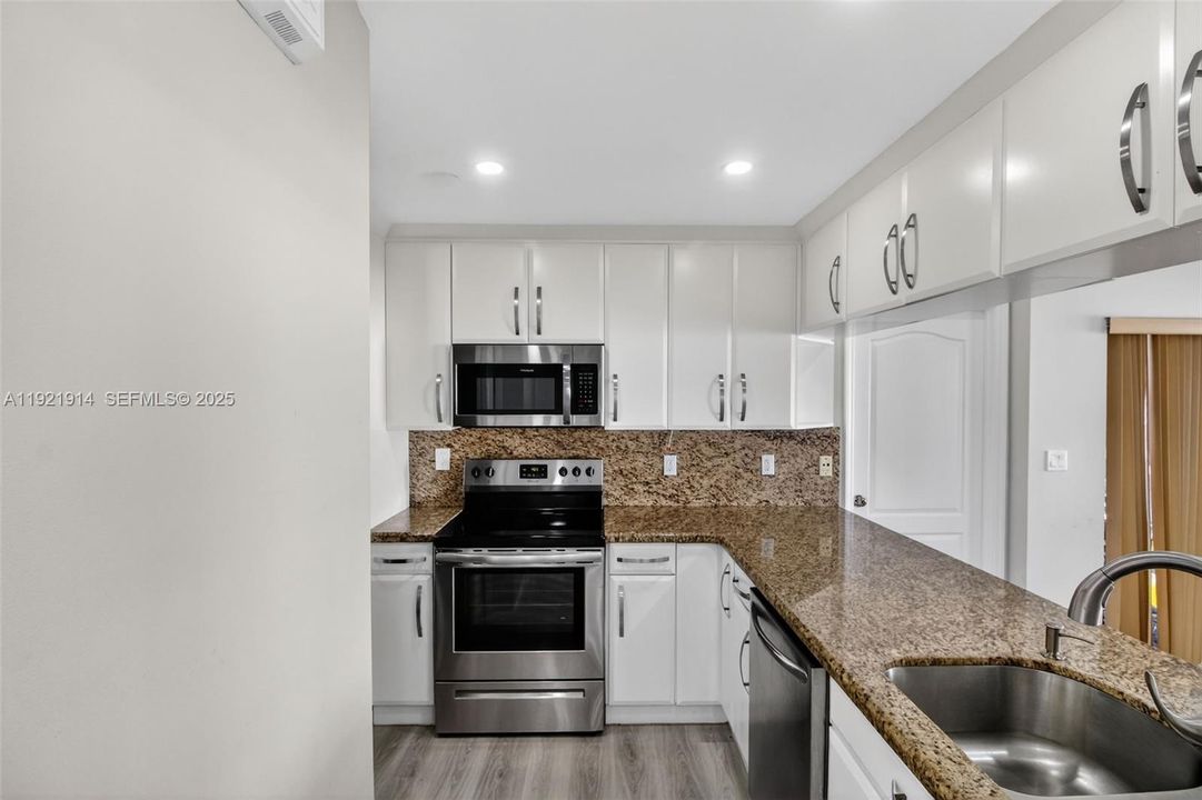 For Rent: $3,500 (2 beds, 1 baths, 1453 Square Feet)