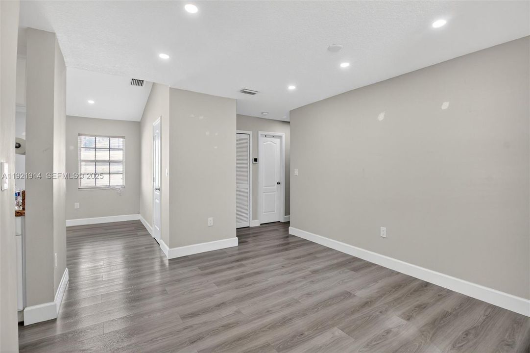 For Rent: $3,500 (2 beds, 1 baths, 1453 Square Feet)