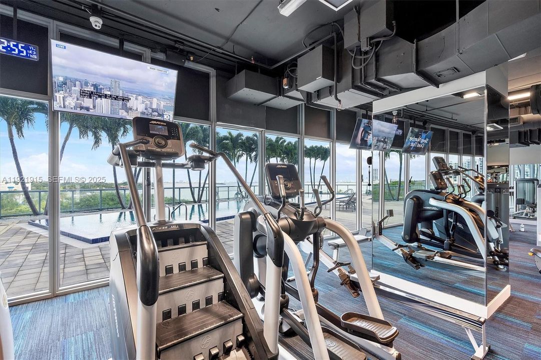 На продажу: $699,000 (2 спален, 2 ванн, 1174 Квадратных фут)