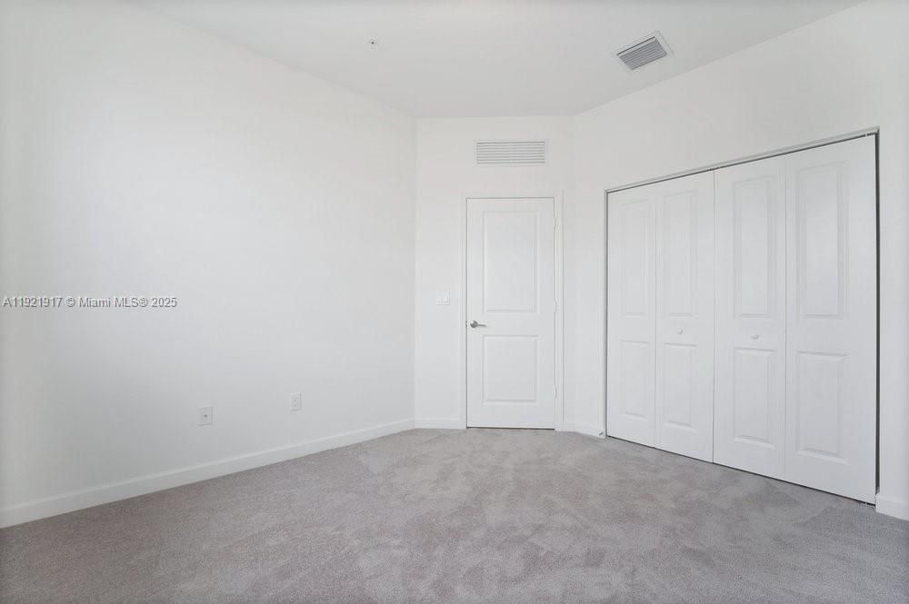 For Rent: $3,800 (3 beds, 2 baths, 1684 Square Feet)