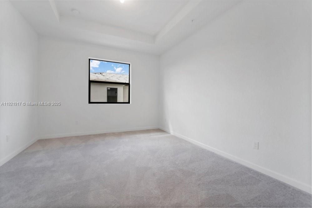 For Rent: $3,800 (3 beds, 2 baths, 1684 Square Feet)