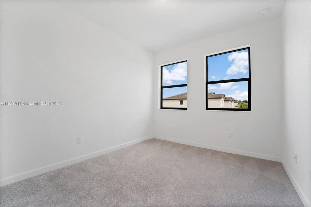 For Rent: $3,800 (3 beds, 2 baths, 1684 Square Feet)