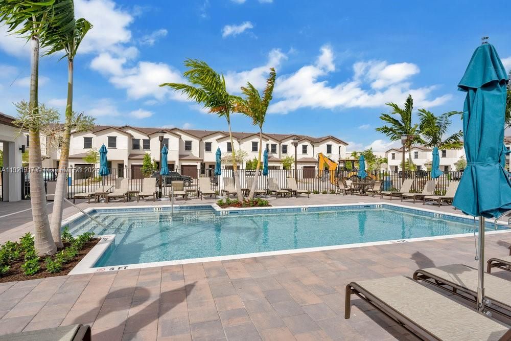 For Rent: $3,800 (3 beds, 2 baths, 1684 Square Feet)