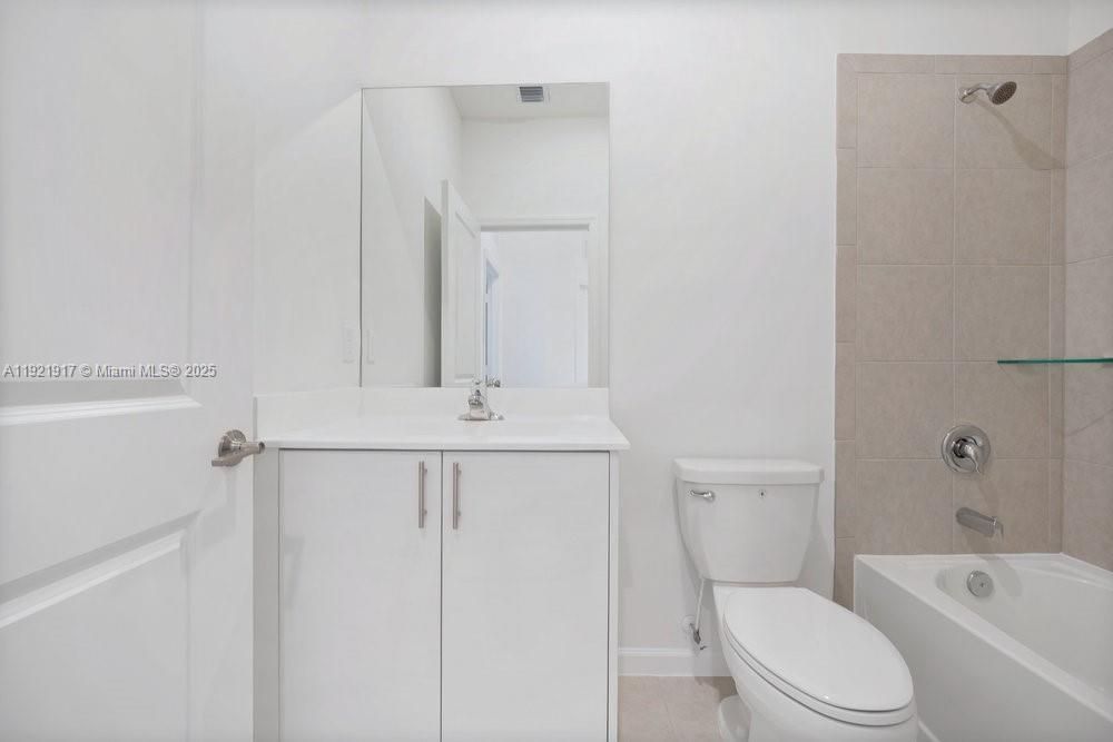 For Rent: $3,800 (3 beds, 2 baths, 1684 Square Feet)