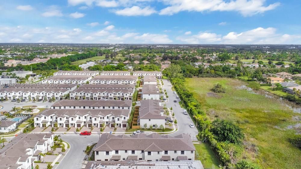 For Rent: $3,800 (3 beds, 2 baths, 1684 Square Feet)