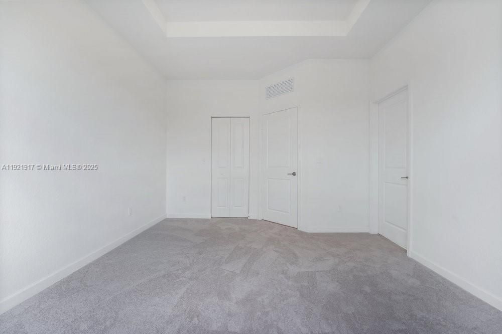 For Rent: $3,800 (3 beds, 2 baths, 1684 Square Feet)