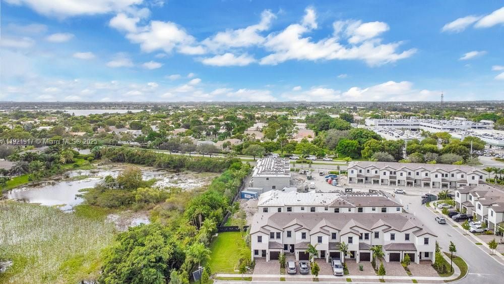 For Rent: $3,800 (3 beds, 2 baths, 1684 Square Feet)