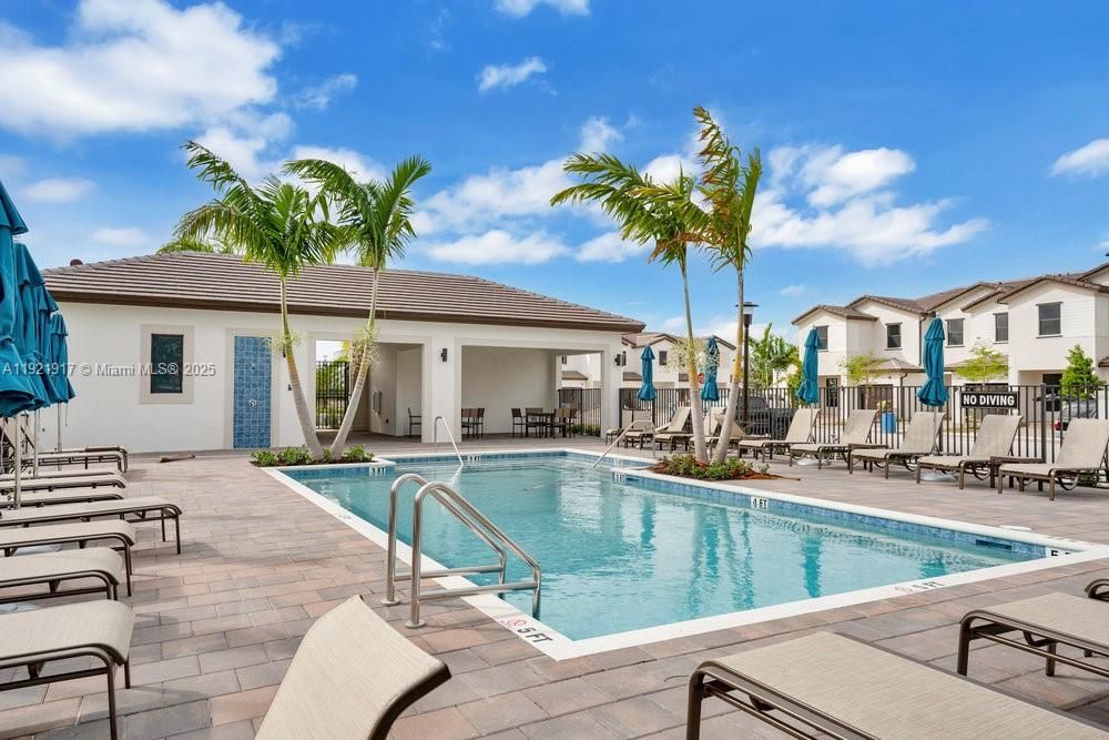 For Rent: $3,800 (3 beds, 2 baths, 1684 Square Feet)