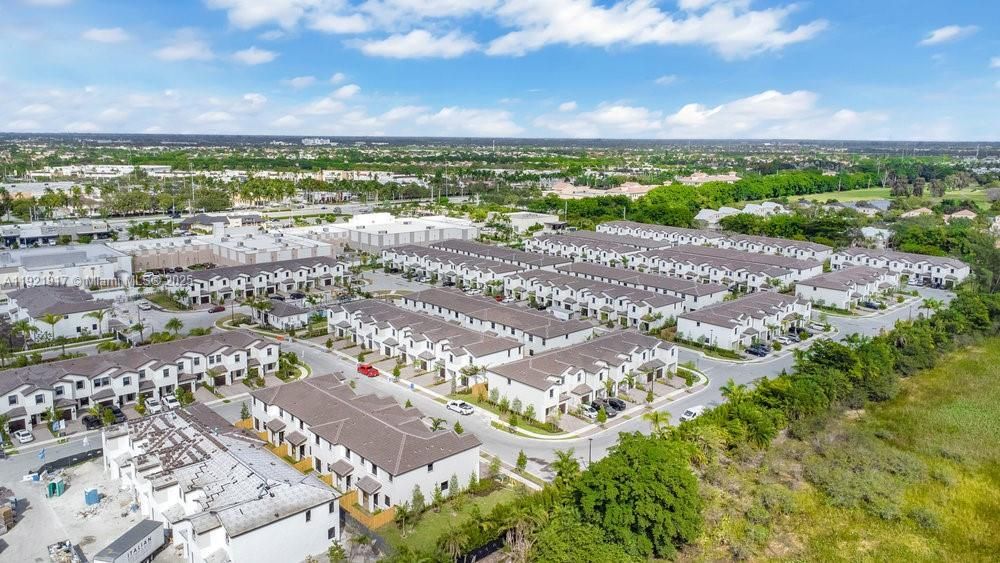 For Rent: $3,800 (3 beds, 2 baths, 1684 Square Feet)