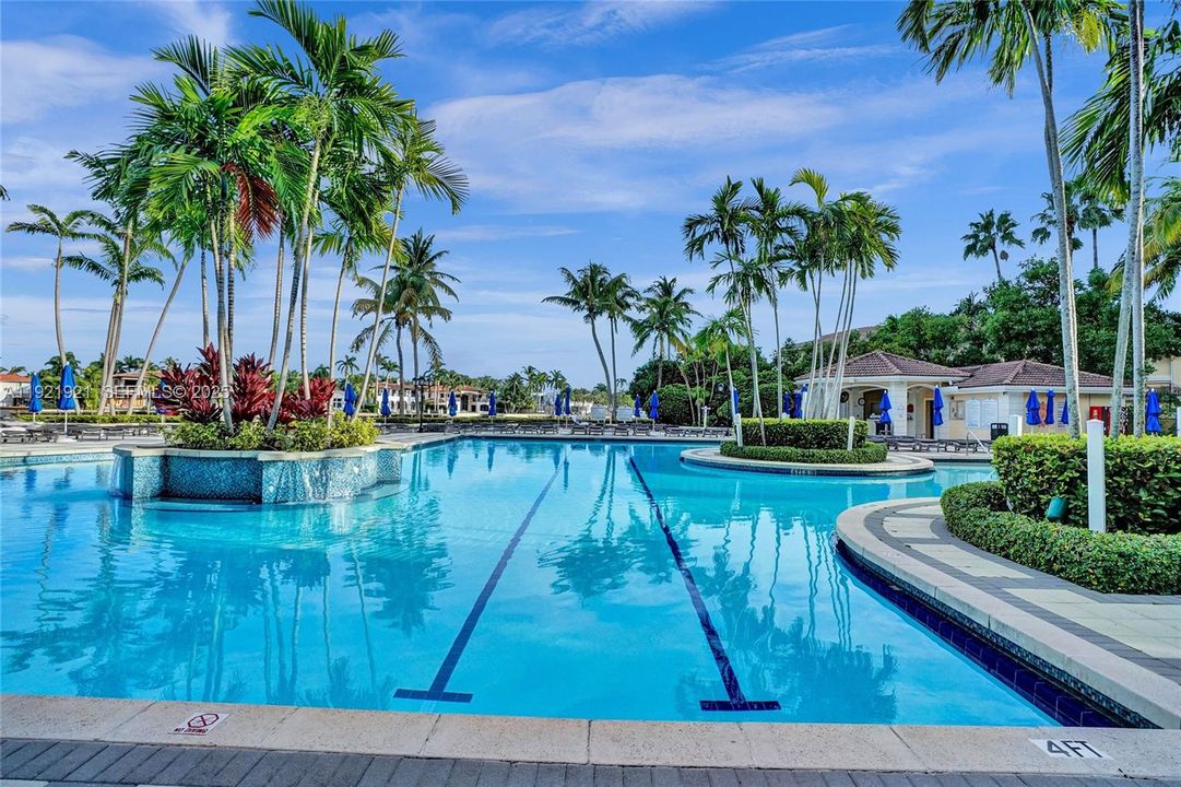 En Venta: $2,150,000 (3 camas, 3 baños, 3173 Pies cuadrados)