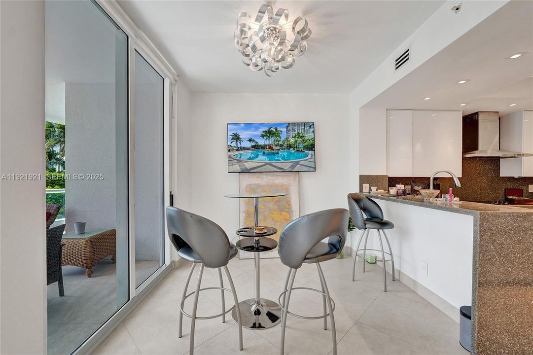 En Venta: $2,150,000 (3 camas, 3 baños, 3173 Pies cuadrados)