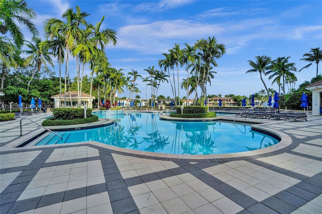 En Venta: $2,150,000 (3 camas, 3 baños, 3173 Pies cuadrados)