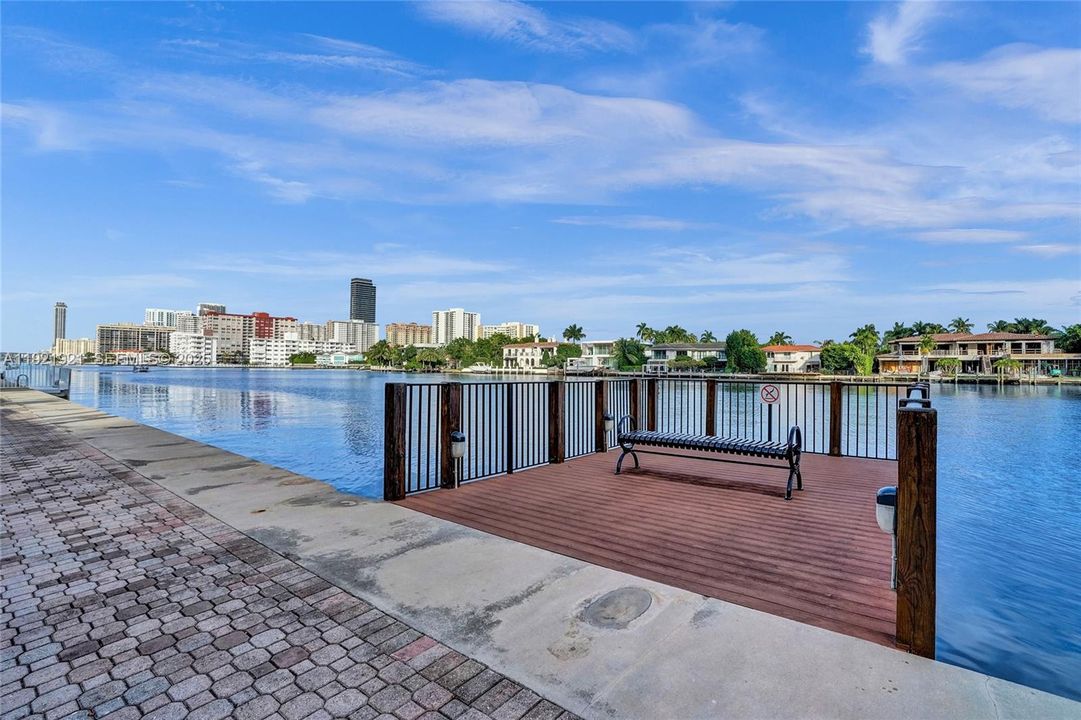 En Venta: $2,150,000 (3 camas, 3 baños, 3173 Pies cuadrados)