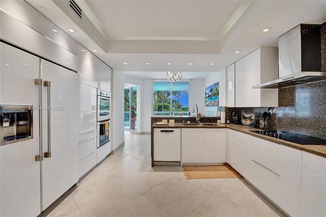 En Venta: $2,150,000 (3 camas, 3 baños, 3173 Pies cuadrados)