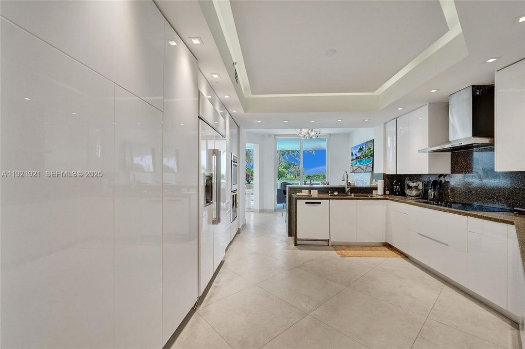 En Venta: $2,150,000 (3 camas, 3 baños, 3173 Pies cuadrados)