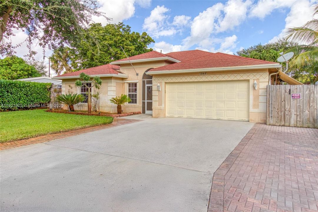 For Sale: $624,900 (3 beds, 2 baths, 1757 Square Feet)