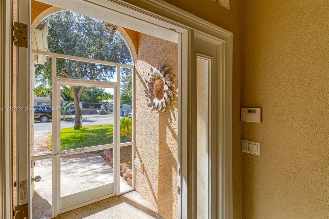 For Sale: $624,900 (3 beds, 2 baths, 1757 Square Feet)