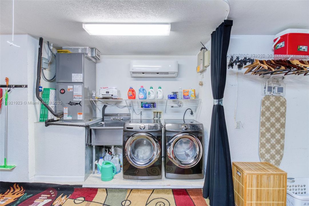 For Sale: $624,900 (3 beds, 2 baths, 1757 Square Feet)