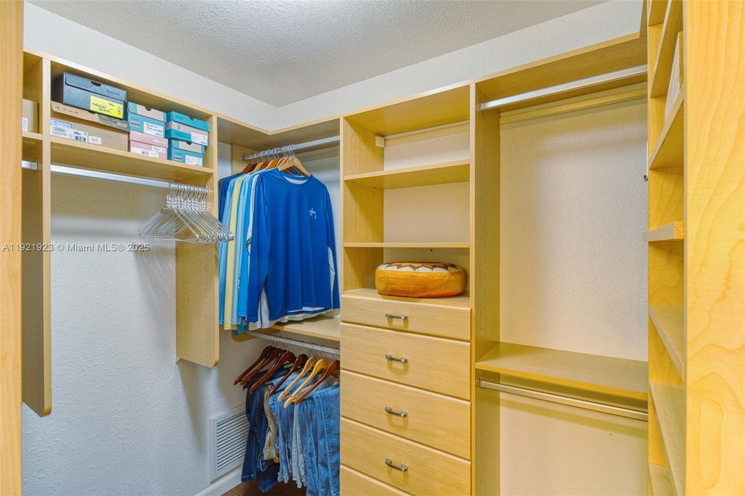 For Sale: $624,900 (3 beds, 2 baths, 1757 Square Feet)