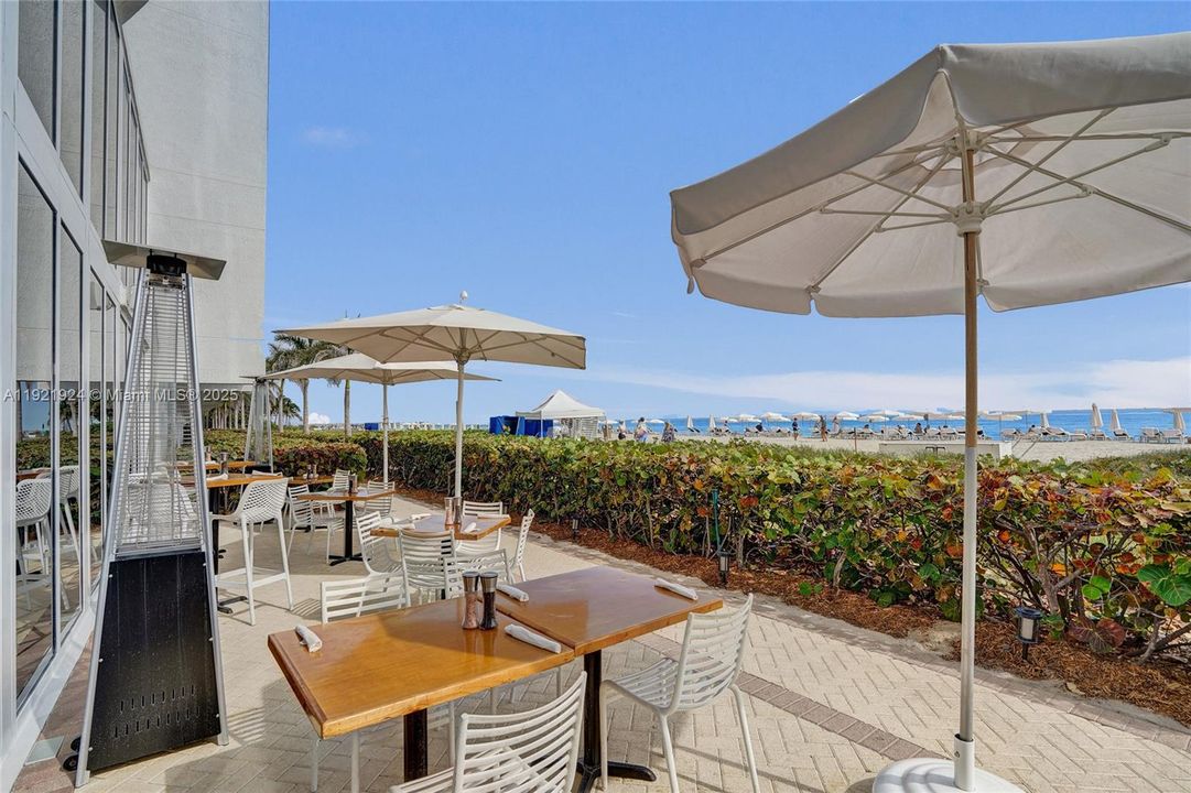 For Sale: $3,149,000 (3 beds, 3 baths, 2928 Square Feet)