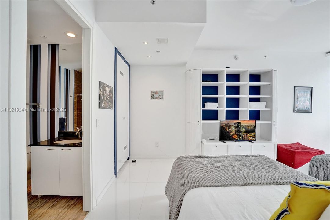 For Sale: $3,149,000 (3 beds, 3 baths, 2928 Square Feet)