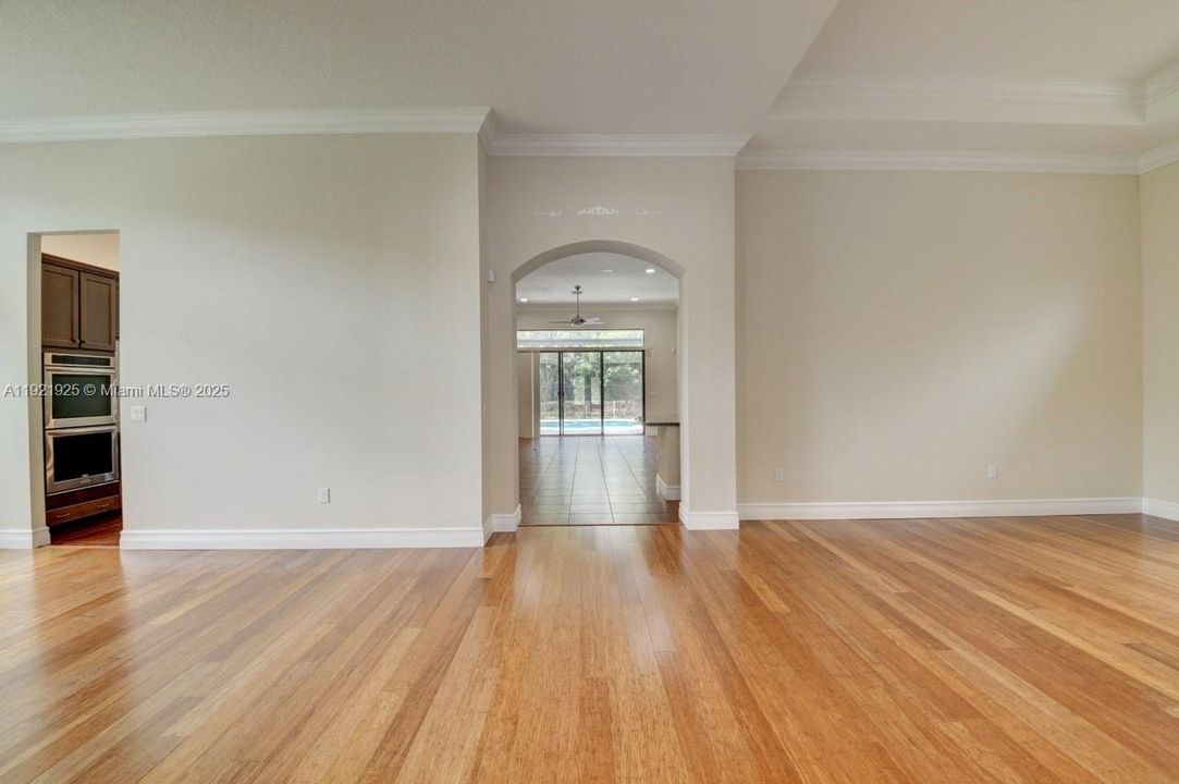 На продажу: $1,650,000 (3 спален, 3 ванн, 3249 Квадратных фут)