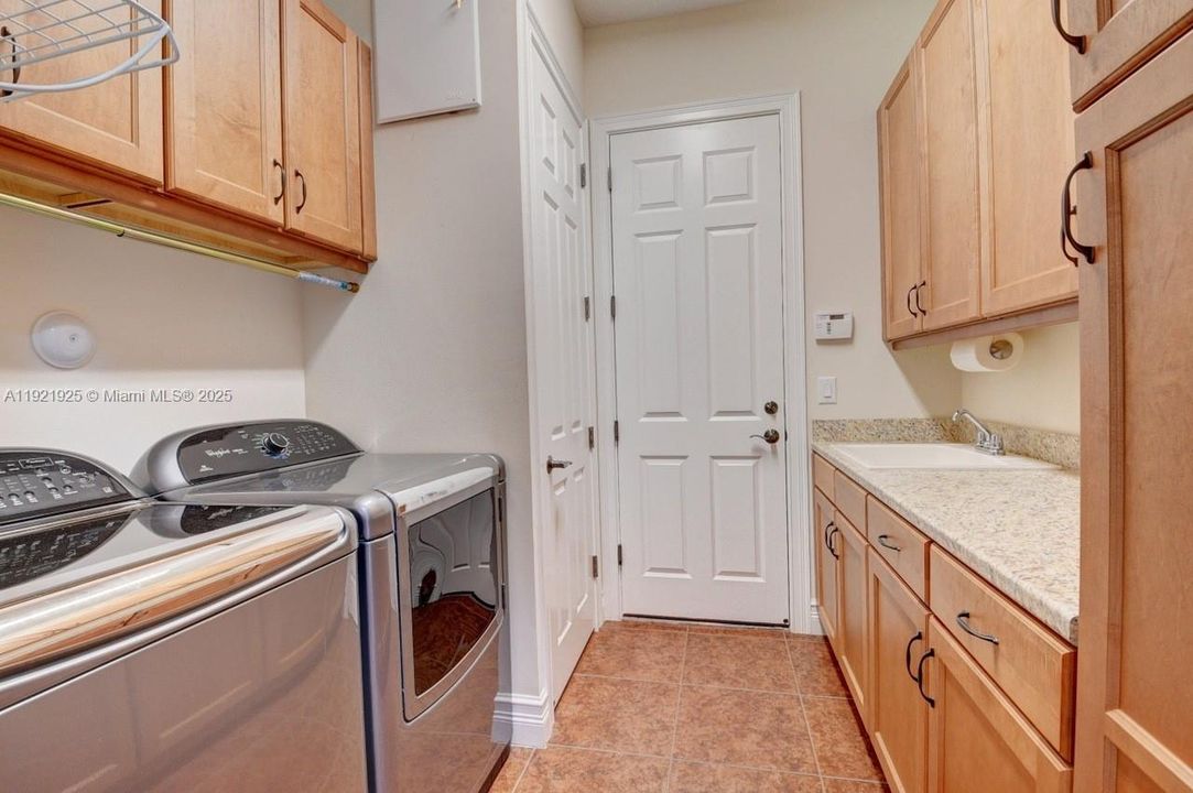 На продажу: $1,650,000 (3 спален, 3 ванн, 3249 Квадратных фут)