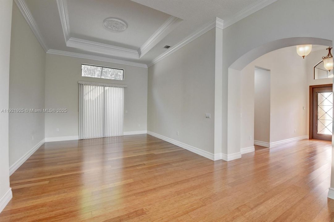 На продажу: $1,650,000 (3 спален, 3 ванн, 3249 Квадратных фут)