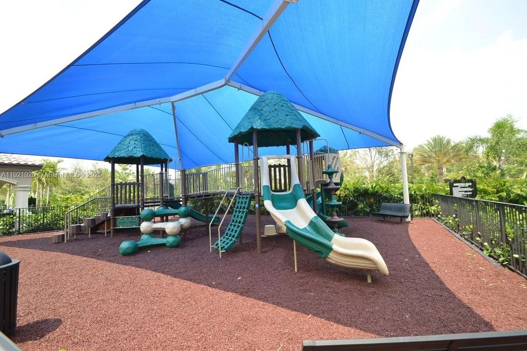 На продажу: $1,650,000 (3 спален, 3 ванн, 3249 Квадратных фут)