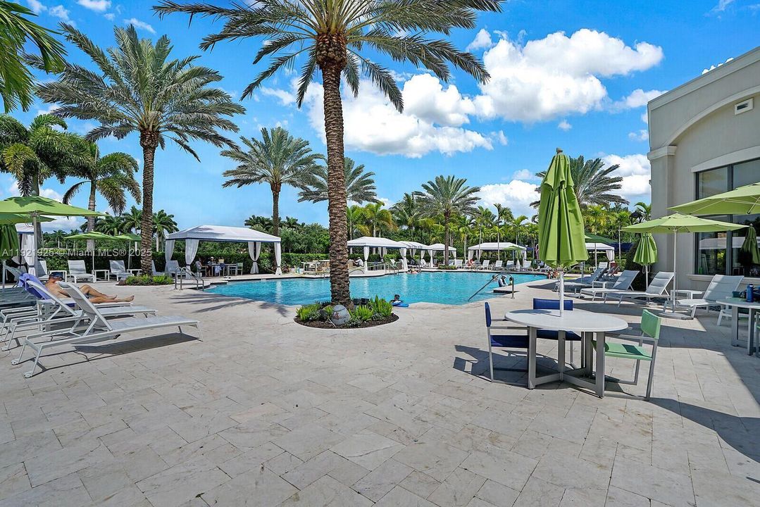 На продажу: $1,650,000 (3 спален, 3 ванн, 3249 Квадратных фут)