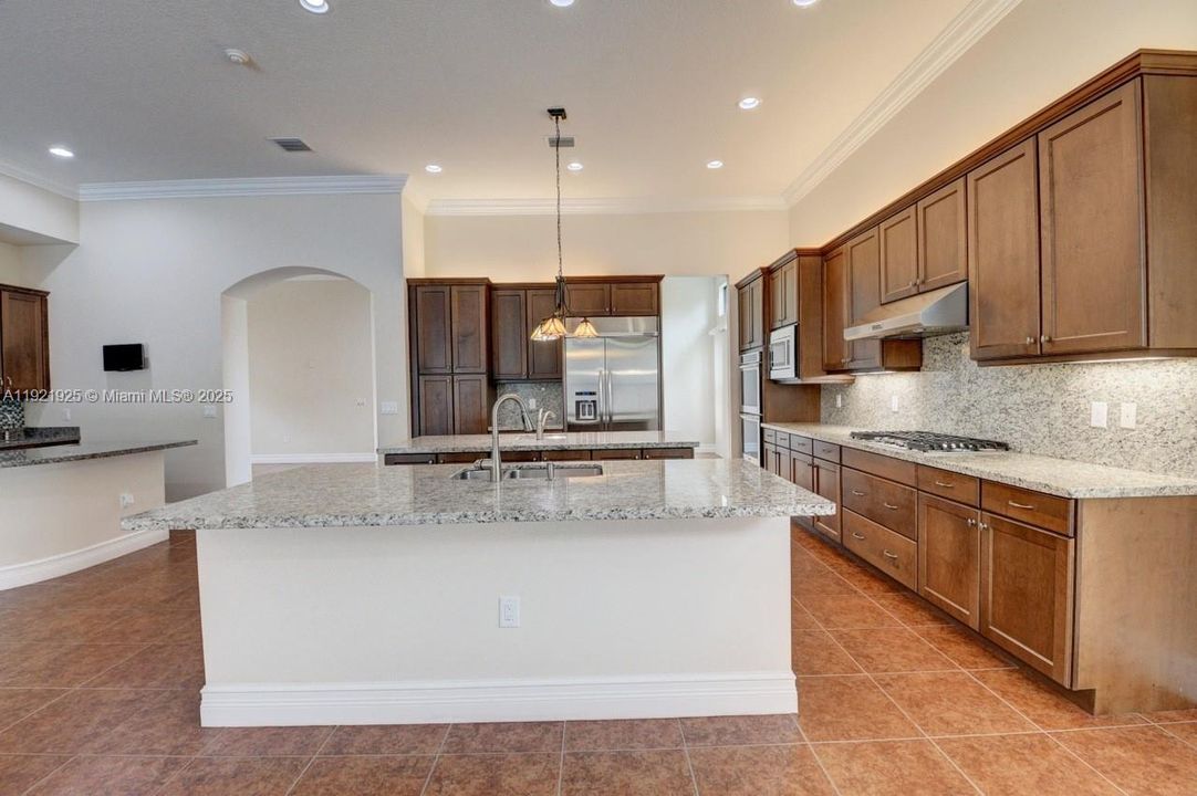 На продажу: $1,650,000 (3 спален, 3 ванн, 3249 Квадратных фут)