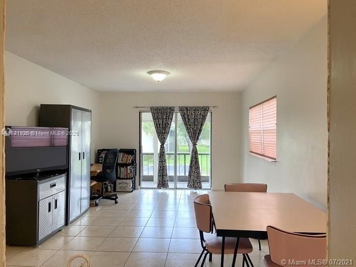 For Sale: $130,000 (1 beds, 1 baths, 680 Square Feet)