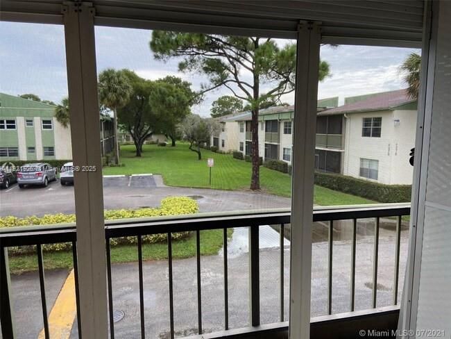 For Sale: $130,000 (1 beds, 1 baths, 680 Square Feet)