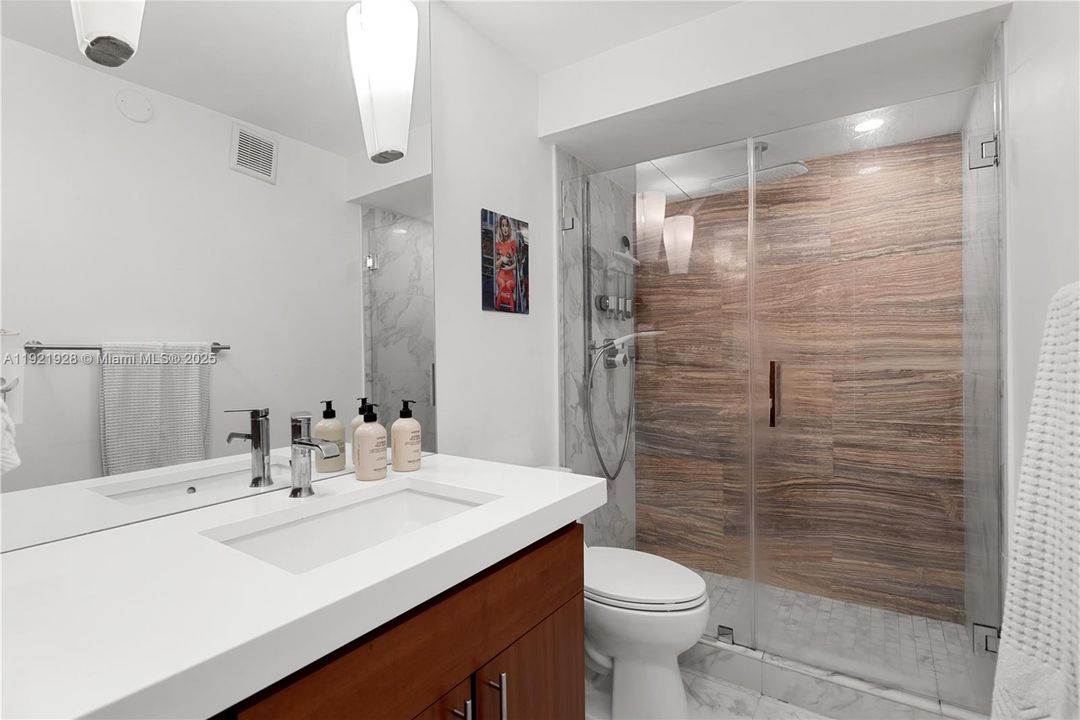 For Sale: $539,000 (1 beds, 1 baths, 648 Square Feet)