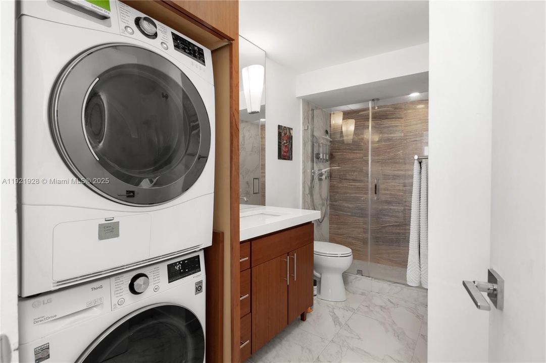 For Sale: $539,000 (1 beds, 1 baths, 648 Square Feet)