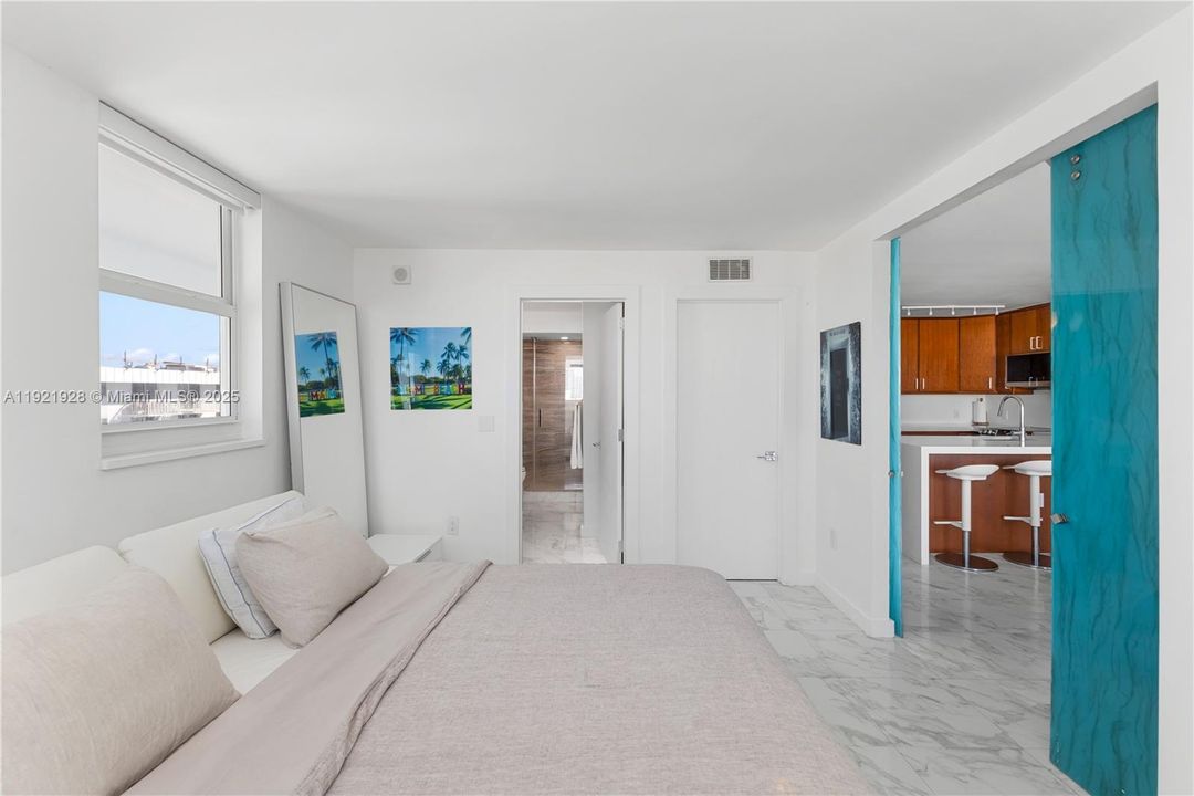 For Sale: $539,000 (1 beds, 1 baths, 648 Square Feet)