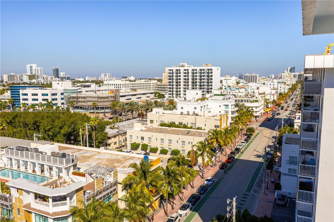 For Sale: $539,000 (1 beds, 1 baths, 648 Square Feet)