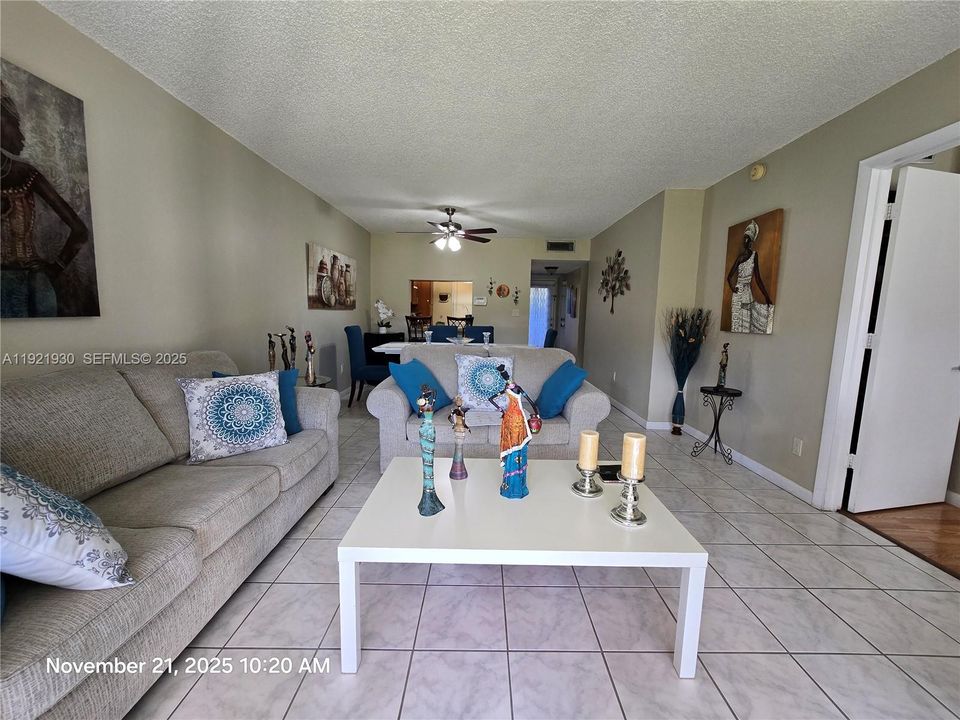 For Rent: $2,100 (2 beds, 2 baths, 970 Square Feet)