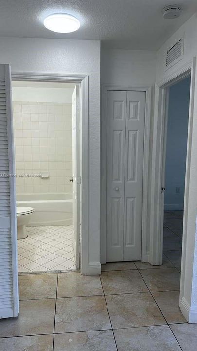 В аренду: $1,800 (2 спален, 2 ванн, 815 Квадратных фут)